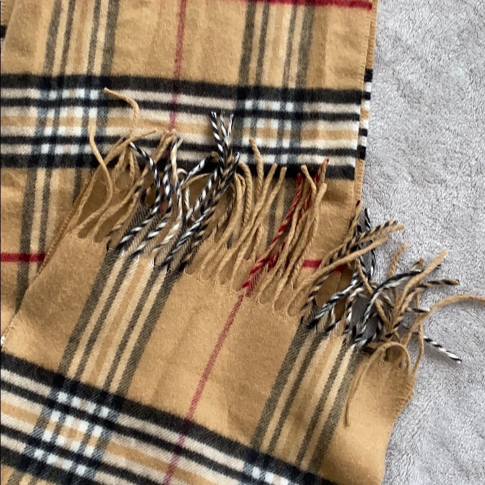 Scarf - Picture 2 of 3